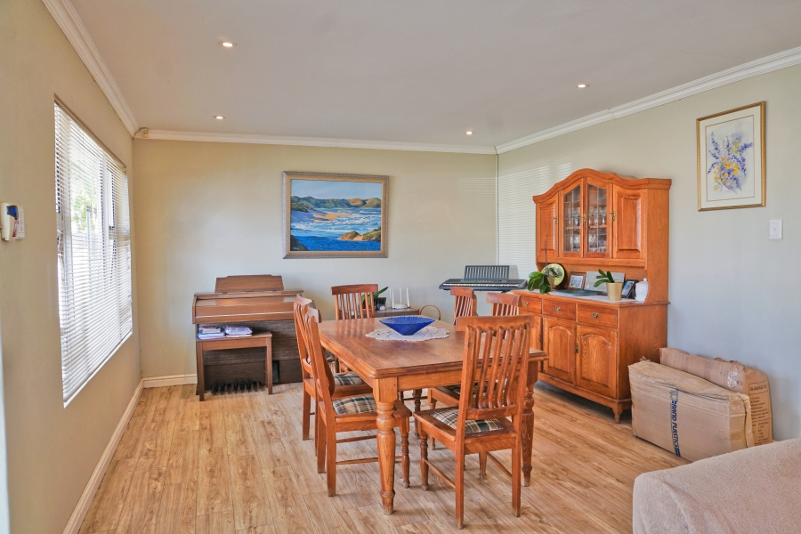 6 Bedroom Property for Sale in Kidds Beach Eastern Cape